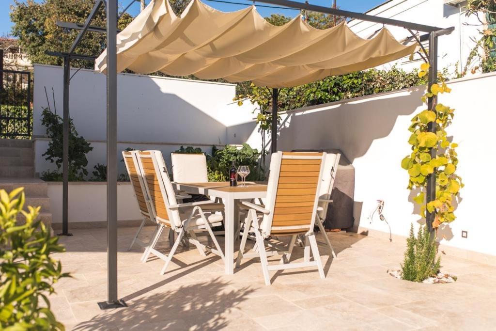 Villa Vlatino à Seget Vranjica Extérieur photo