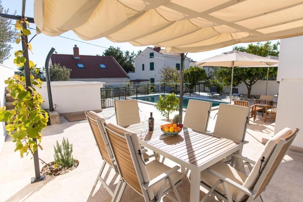 Villa Vlatino à Seget Vranjica Extérieur photo
